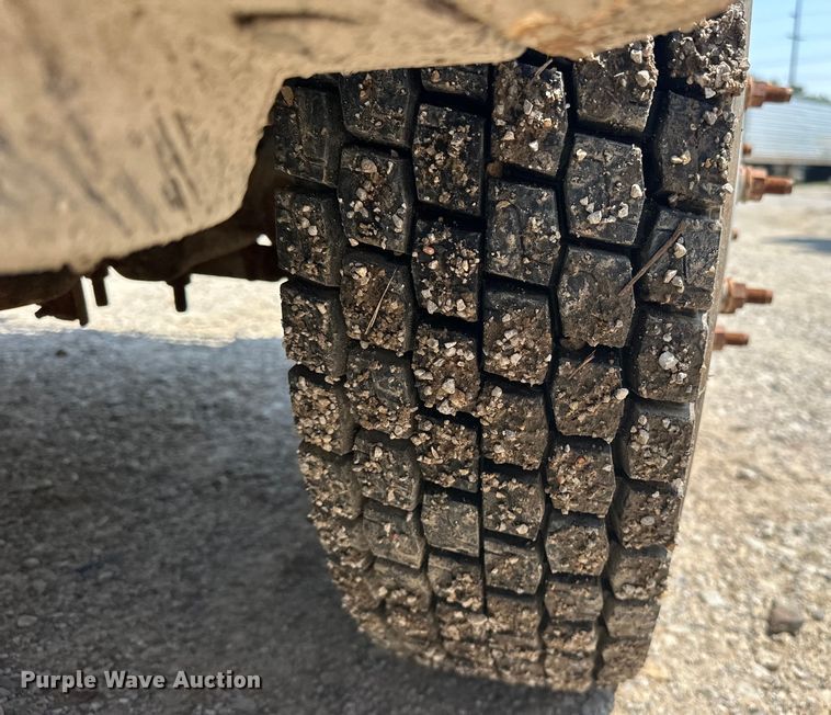 image for item NR9910 2003 Ford F350 Super Duty bucket truck