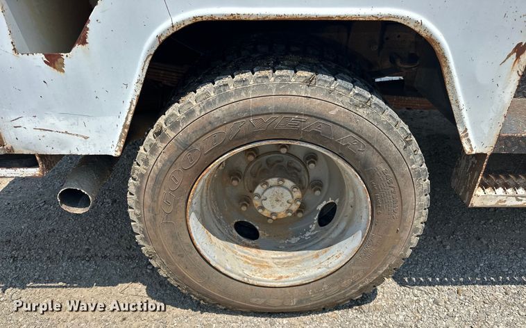 image for item NR9910 2003 Ford F350 Super Duty bucket truck