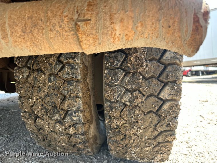 image for item NR9910 2003 Ford F350 Super Duty bucket truck