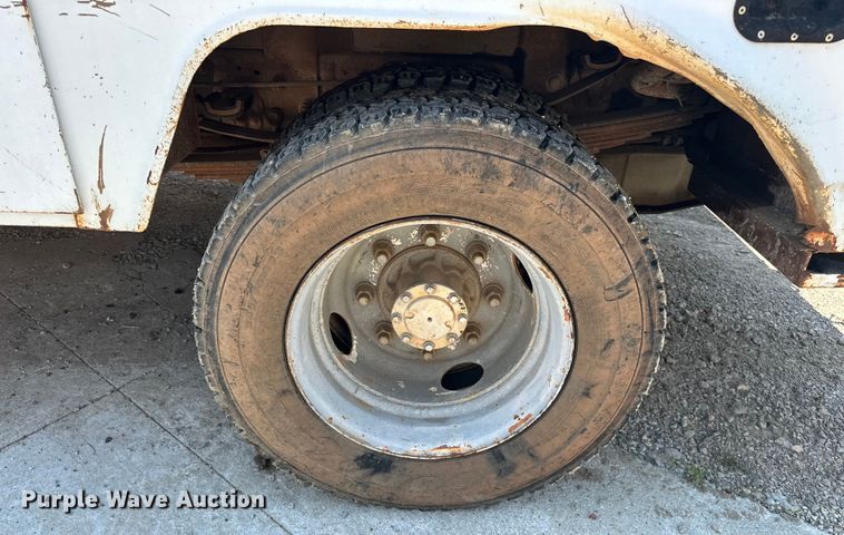 image for item NR9910 2003 Ford F350 Super Duty bucket truck