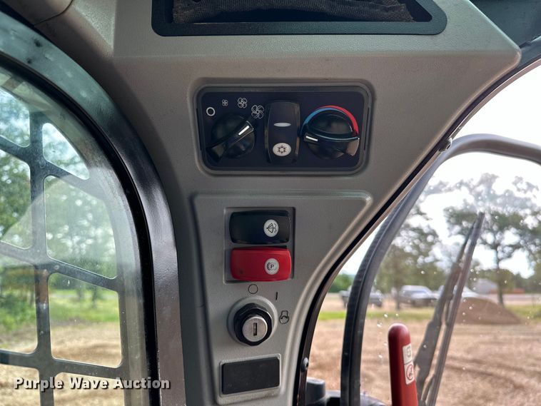 image for item NR9977 2018 Caterpillar  259D tracked skid steer loader