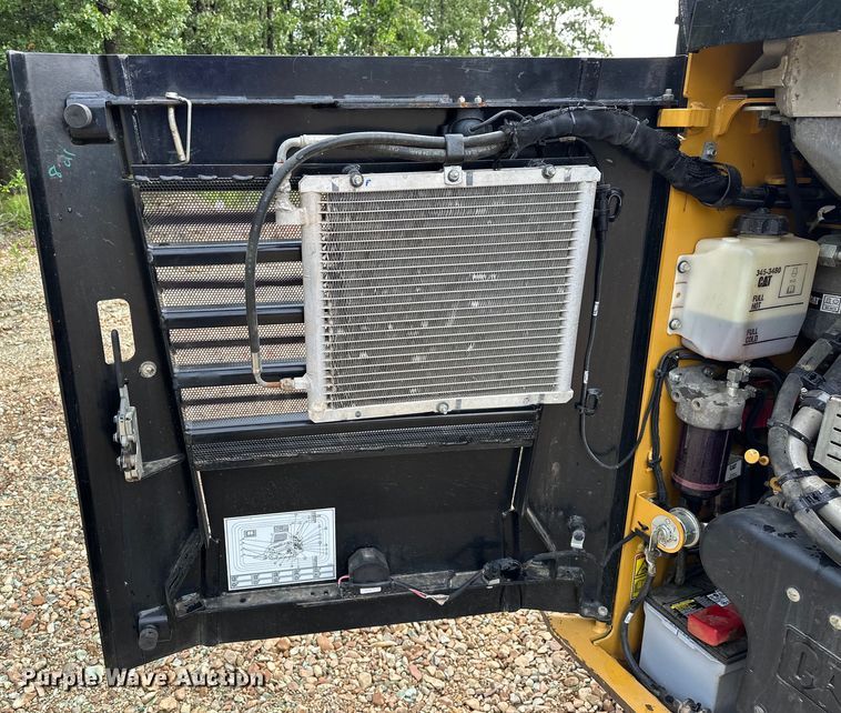 image for item NR9977 2018 Caterpillar  259D tracked skid steer loader