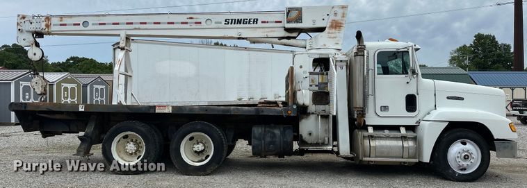 image for item NR9978 1992 Freightliner  FLD crane truck
