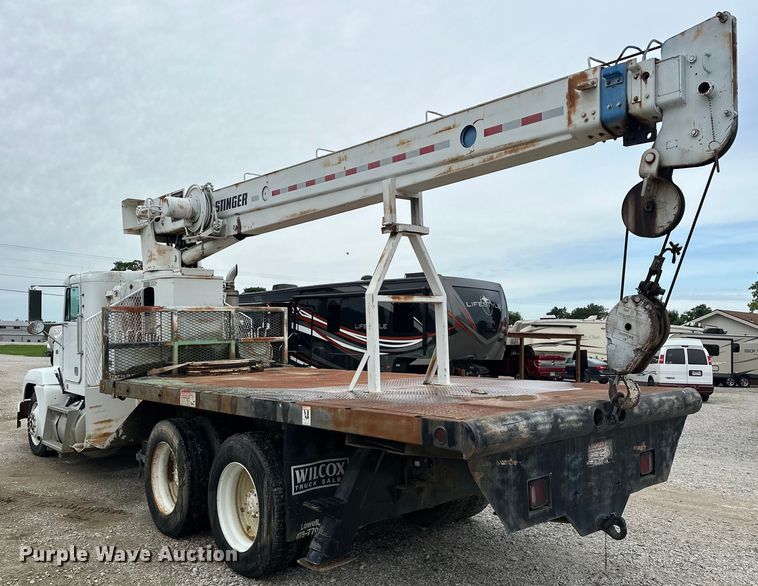 image for item NR9978 1992 Freightliner  FLD crane truck