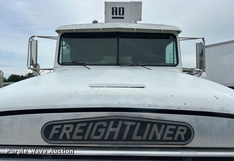 image for item NR9978 1992 Freightliner  FLD crane truck
