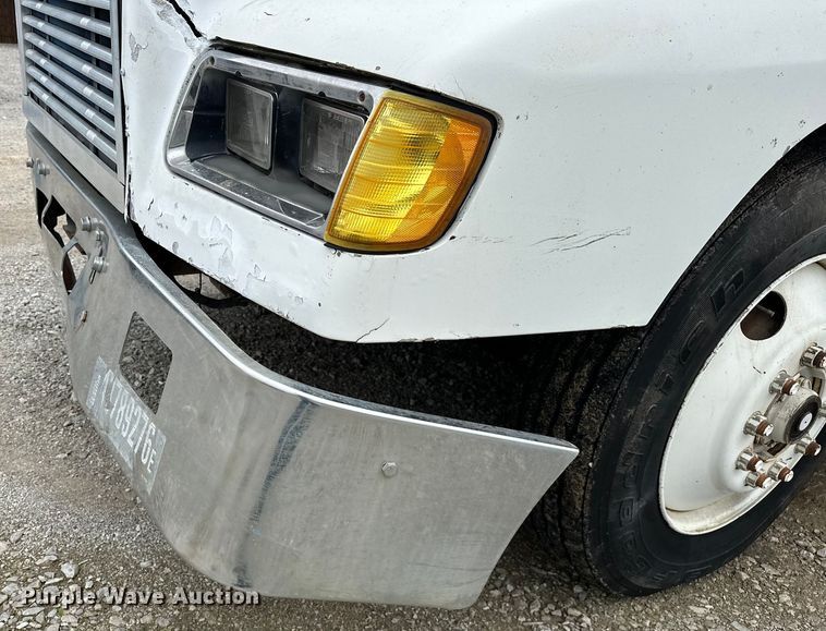 image for item NR9978 1992 Freightliner  FLD crane truck