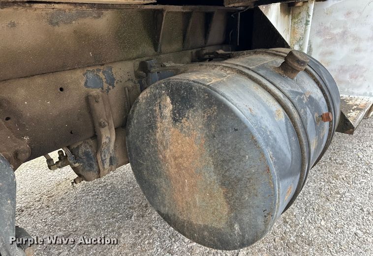 image for item NR9978 1992 Freightliner  FLD crane truck