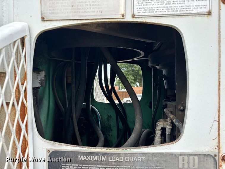 image for item NR9978 1992 Freightliner  FLD crane truck