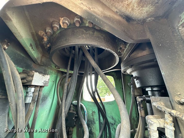 image for item NR9978 1992 Freightliner  FLD crane truck