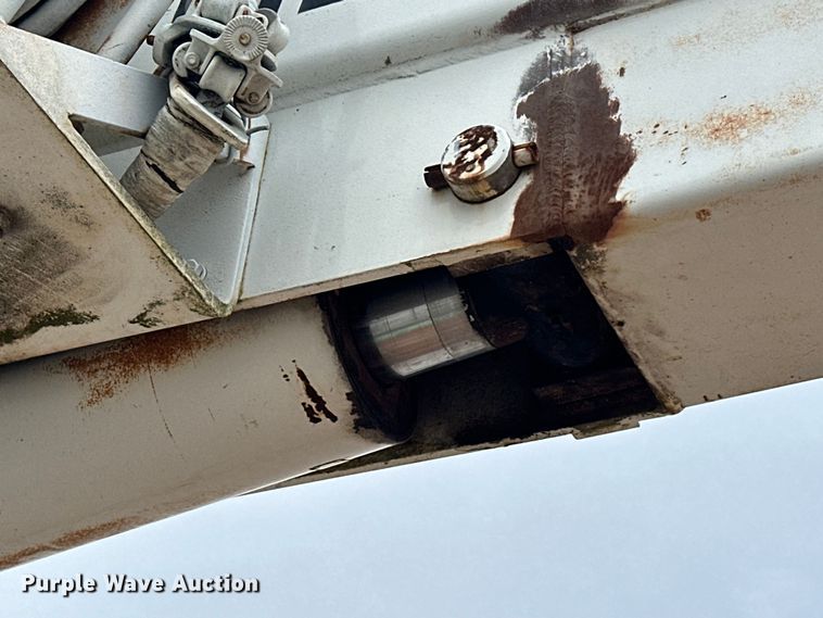 image for item NR9978 1992 Freightliner  FLD crane truck