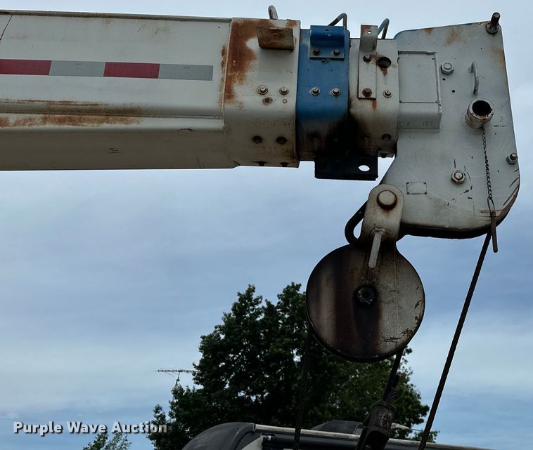 image for item NR9978 1992 Freightliner  FLD crane truck