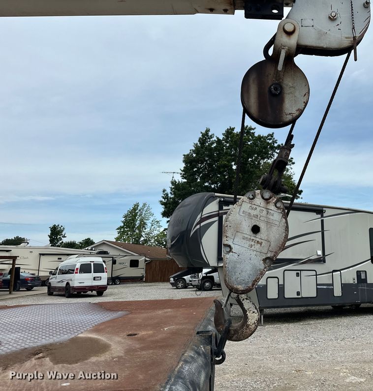 image for item NR9978 1992 Freightliner  FLD crane truck