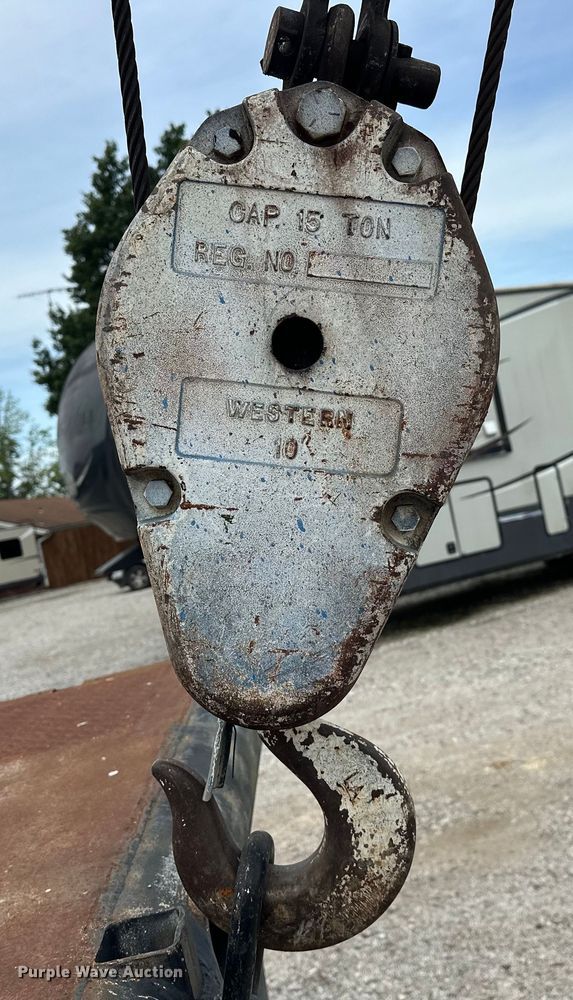 image for item NR9978 1992 Freightliner  FLD crane truck