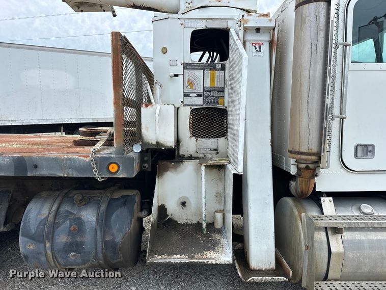 image for item NR9978 1992 Freightliner  FLD crane truck