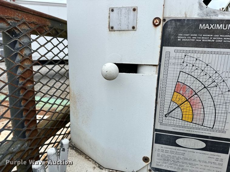 image for item NR9978 1992 Freightliner  FLD crane truck