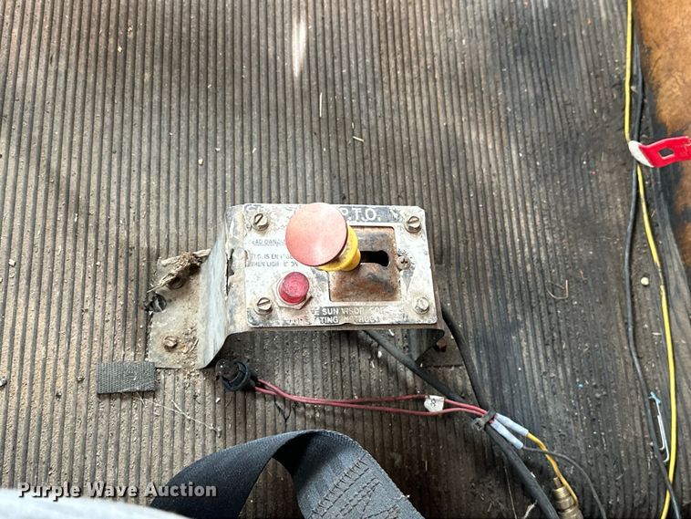 image for item NR9978 1992 Freightliner  FLD crane truck