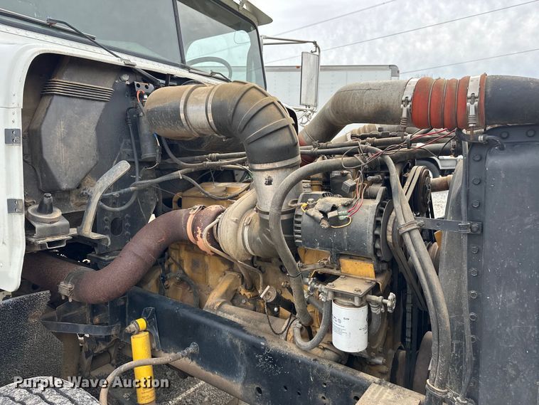 image for item NR9978 1992 Freightliner  FLD crane truck