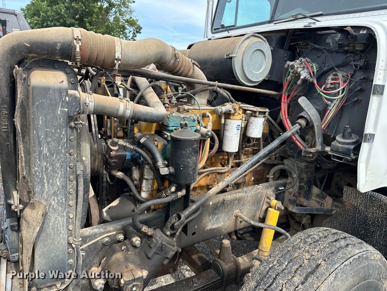 image for item NR9978 1992 Freightliner  FLD crane truck