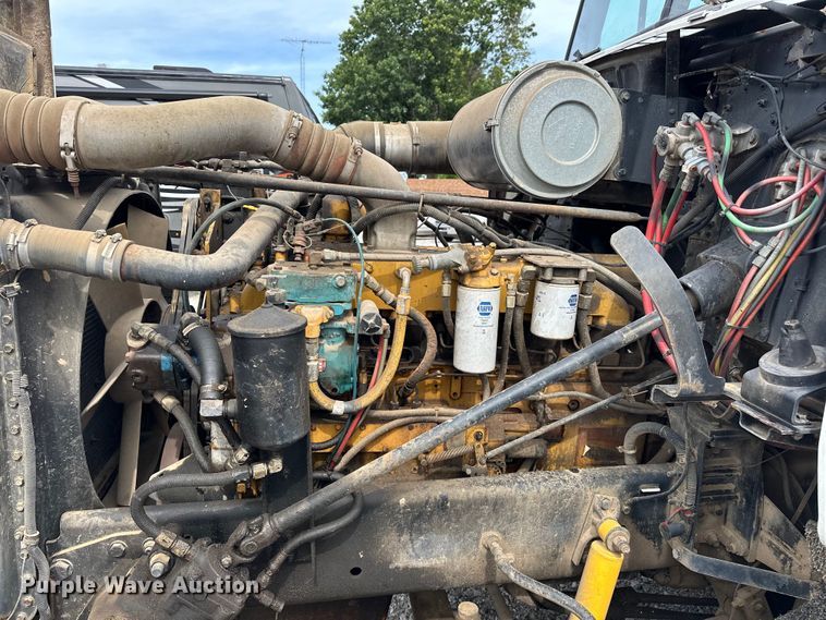 image for item NR9978 1992 Freightliner  FLD crane truck