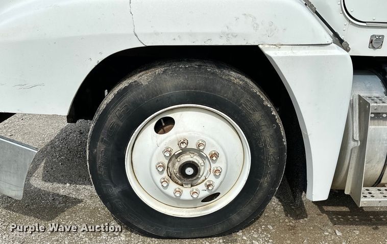 image for item NR9978 1992 Freightliner  FLD crane truck