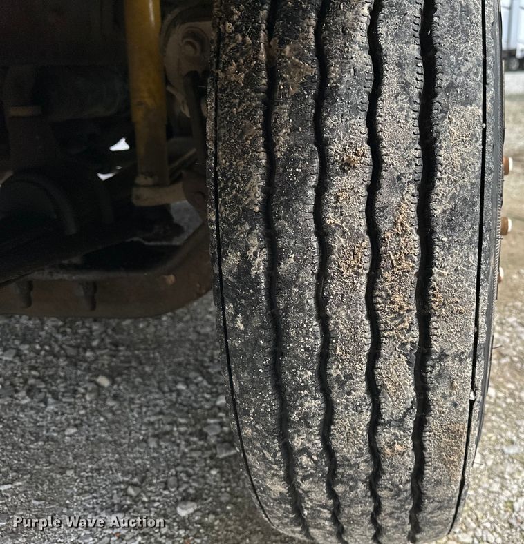 image for item NR9978 1992 Freightliner  FLD crane truck