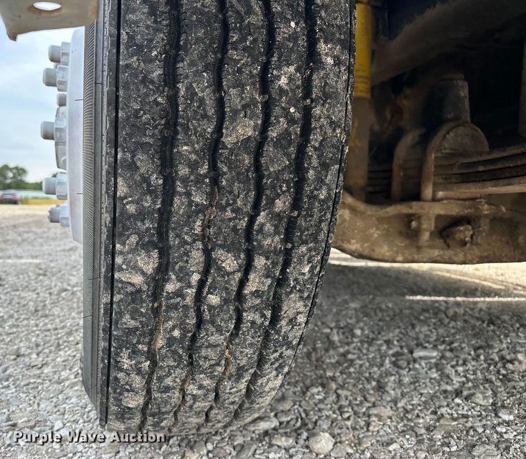 image for item NR9978 1992 Freightliner  FLD crane truck