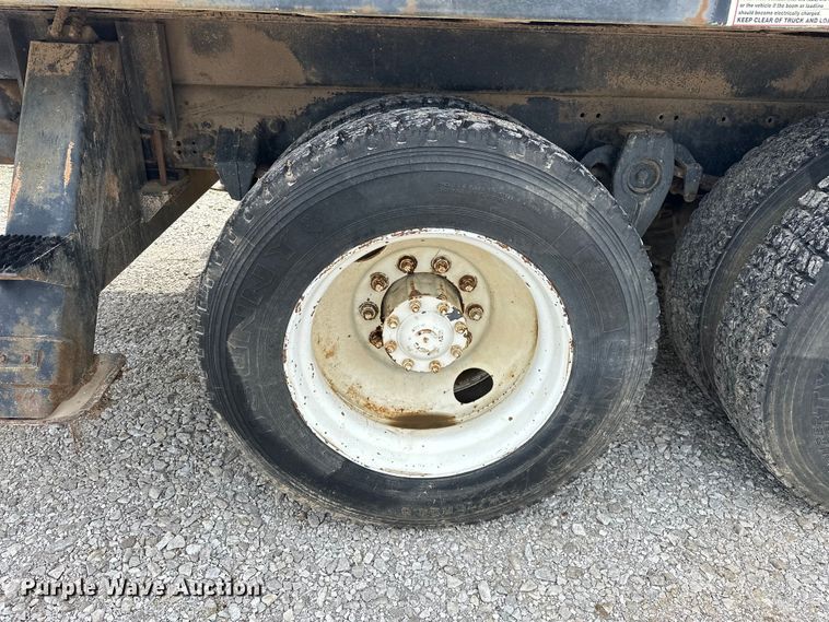 image for item NR9978 1992 Freightliner  FLD crane truck