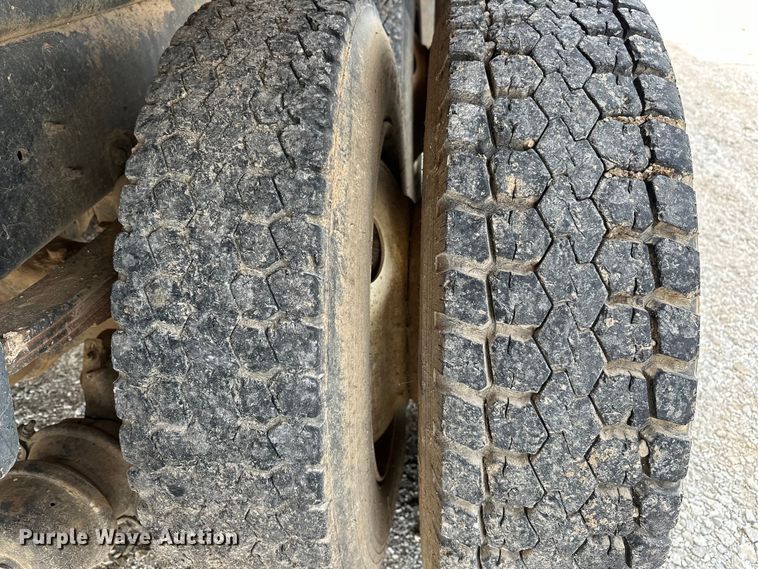 image for item NR9978 1992 Freightliner  FLD crane truck