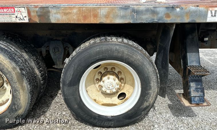 image for item NR9978 1992 Freightliner  FLD crane truck