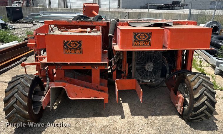 image for item NR9988 MBW CG200 curb machine