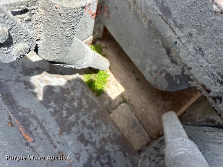 image for item NR9988 MBW CG200 curb machine