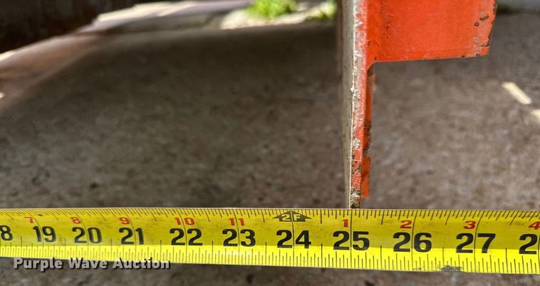 image for item NR9988 MBW CG200 curb machine