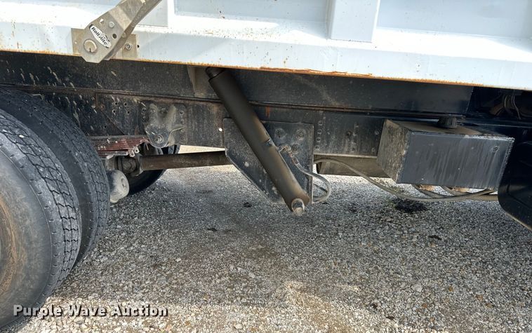 image for item NT9282 1997 GMC  C7500 dump truck