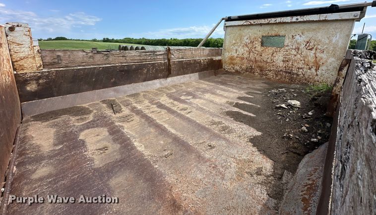 image for item NT9282 1997 GMC  C7500 dump truck