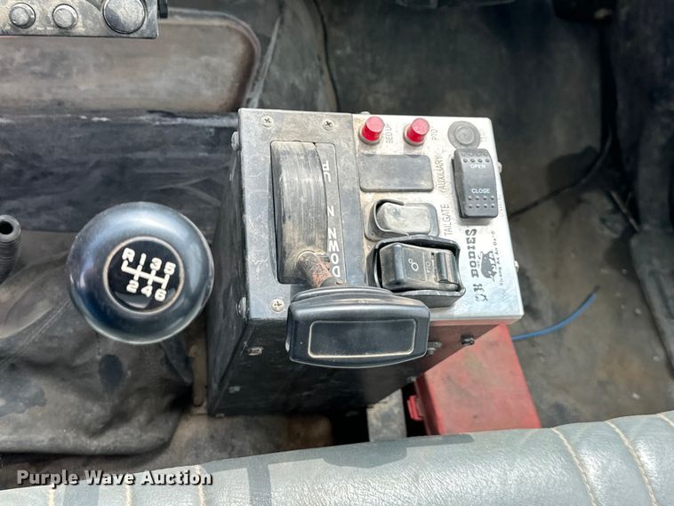 image for item NT9282 1997 GMC  C7500 dump truck