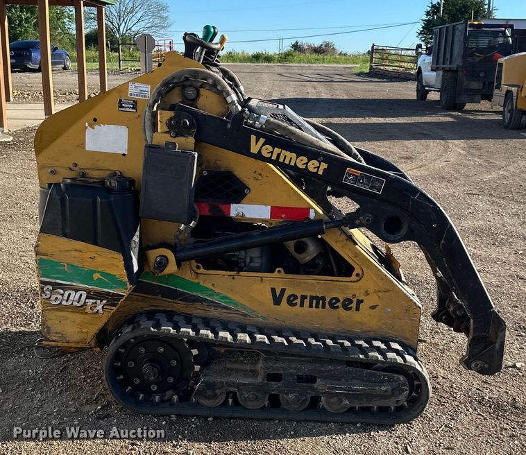 image for item NT9380 2007 Vermeer  S600TX  compact utility loader