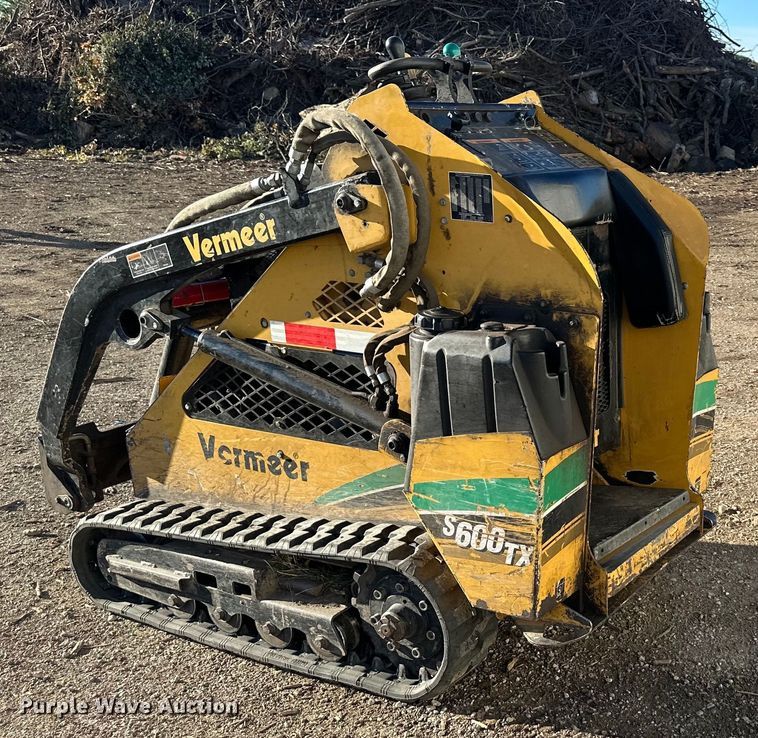 image for item NT9380 2007 Vermeer  S600TX  compact utility loader