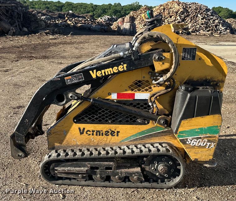 image for item NT9380 2007 Vermeer  S600TX  compact utility loader