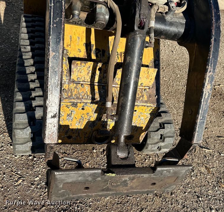 image for item NT9380 2007 Vermeer  S600TX  compact utility loader