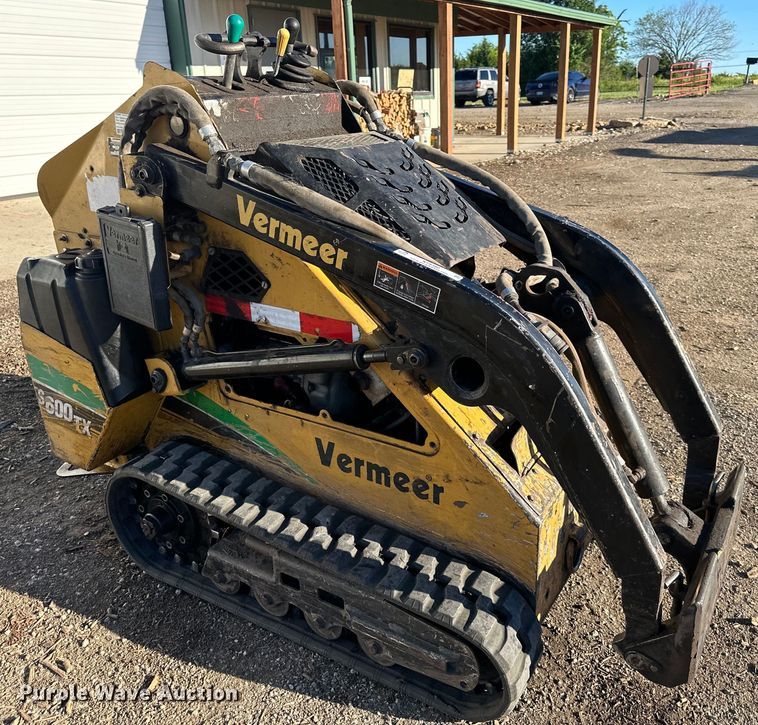 image for item NT9380 2007 Vermeer  S600TX  compact utility loader
