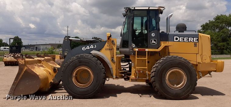 image for item NU9826 2006 John Deere 644J wheel loader