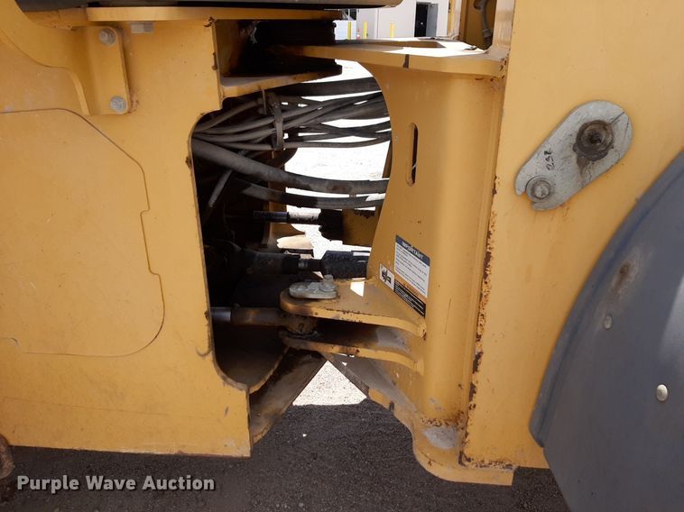 image for item NU9826 2006 John Deere 644J wheel loader