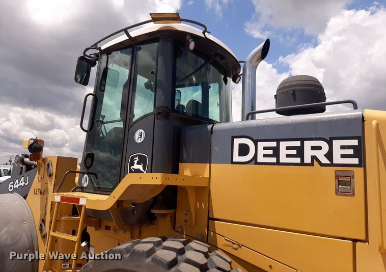 image for item NU9826 2006 John Deere 644J wheel loader