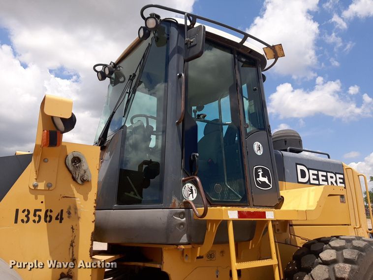 image for item NU9826 2006 John Deere 644J wheel loader