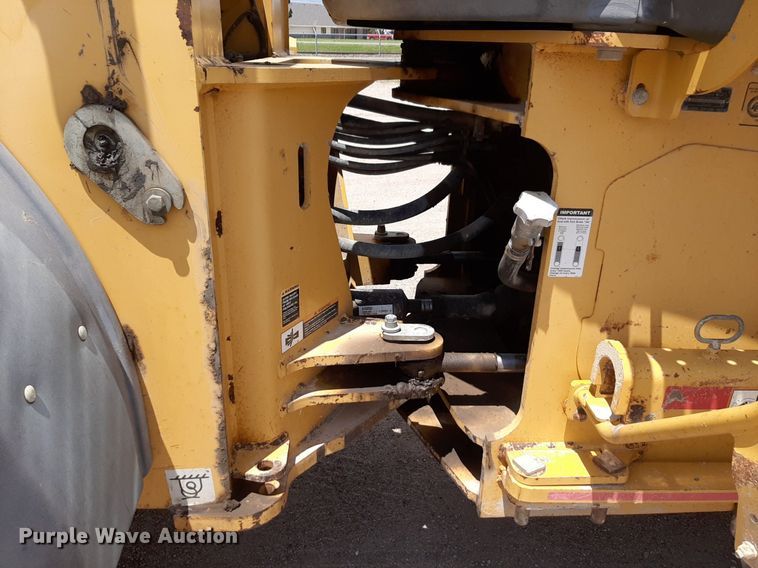 image for item NU9826 2006 John Deere 644J wheel loader