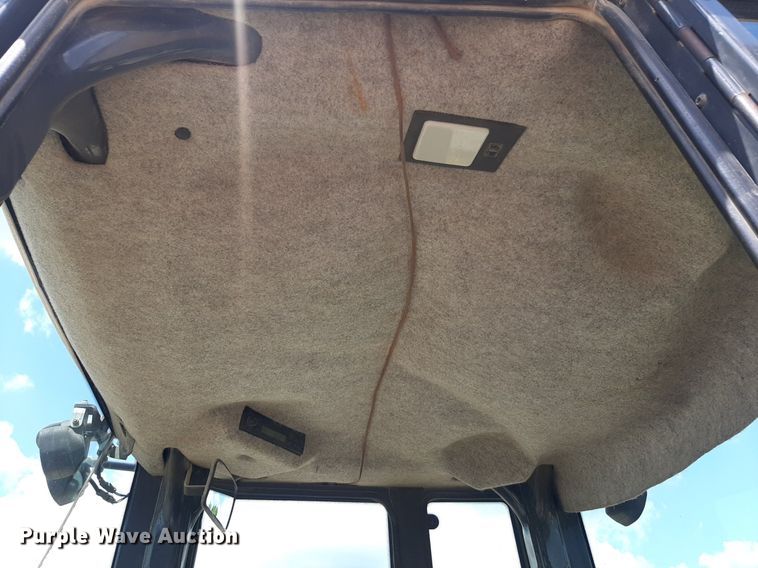 image for item NU9826 2006 John Deere 644J wheel loader