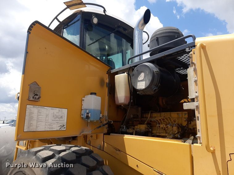 image for item NU9826 2006 John Deere 644J wheel loader