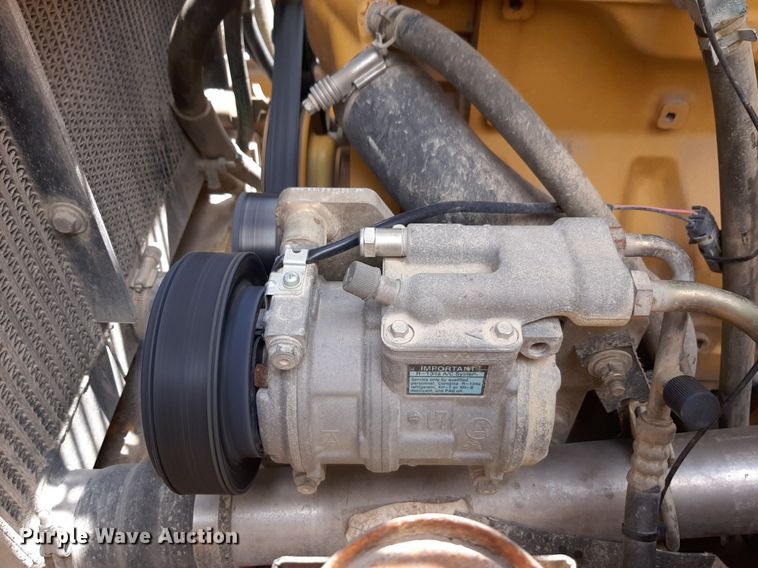 image for item NU9826 2006 John Deere 644J wheel loader