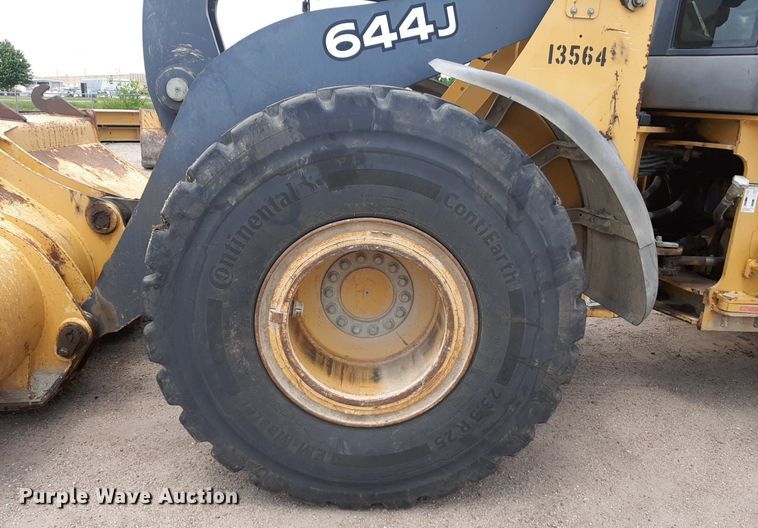 image for item NU9826 2006 John Deere 644J wheel loader