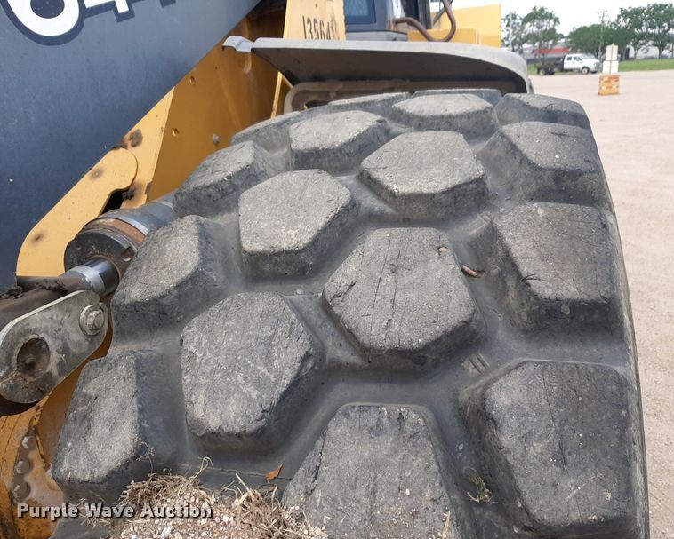 image for item NU9826 2006 John Deere 644J wheel loader